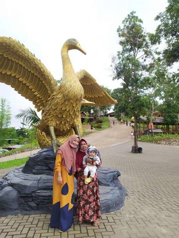 Wisata Bukit Angsa Emas di Bangka Tengah