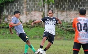 Kalangan Veteran Menggandrungi Sepak Bola di Bangka