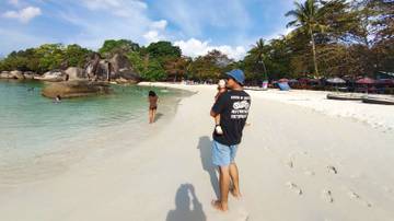 Pantai Tanjung Tinggi Pilihan Destinasi Wisata di Belitung