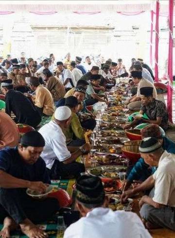 Ruwah Kubur di Keretak, Warga Nganggung 1.000 Dulang