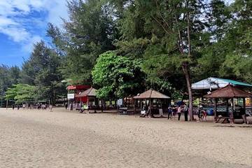 Minggu, Puncak Kunjungan Wisatawan ke Pantai Tikus Emas