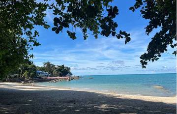 Pantai Tanjung Pesona Tetap Jadi Primadona Sungailiat