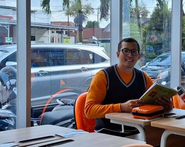 Jendela Dunia Terbuka Lebar dengan Membaca Buku