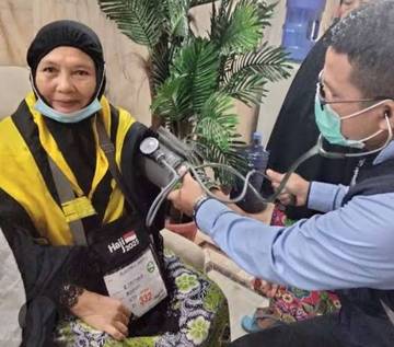 Masuk Asrama Palembang, CJH Lakukan Pemeriksaan Kesehatan