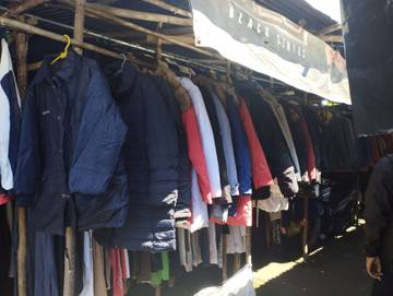 Thrifting: Gaya Cerdas Belanja Hemat tapi Stylish