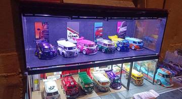 Diecast Berharga: Simpan Aman, Cek Kerusakan Berkala.