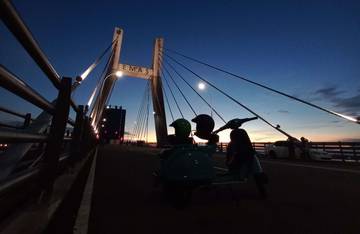 Sunset, Daya Tarik Pengunjung Jembatan Emas di Pangkalpinang