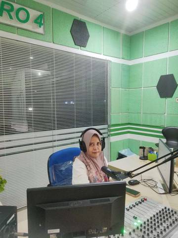 Peran Sinden Dari Tradisi Lisan Menuju Panggung 