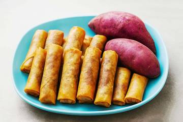  Lumpia, Pilihan Kudapan Lokal yang Dikonsumsi Keluarga 