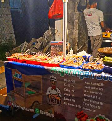 Angkringan Jadi Primadona Kuliner Ekonomis