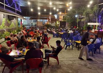Warkop, Tempat Minum Kopi dan Melepas Penat Bersama