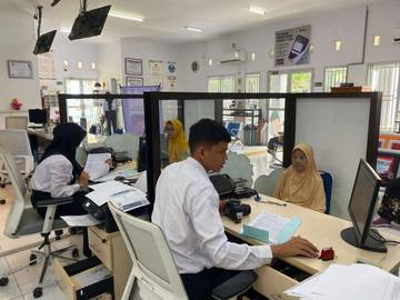Bhakti Imigrasi 76 Tahun, Tegas Tak Hambat Investasi