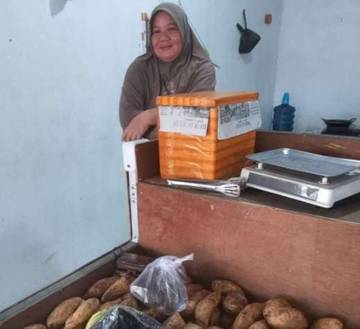 Yayuk, Ambil Kans Keuntungan dengan Jualan Ubi Cilembu 