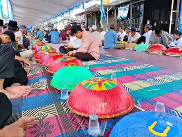 Lima Ribu Dulang Warnai Ruwah Kubur Desa Keretak