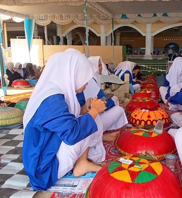 Nganggung Bersama Tutup Rangkaian Ruwah Kubur di Keretak