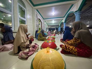 Masjid Al-Muhajirin Nelayan 1 Gelar Nganggung Ruwah
