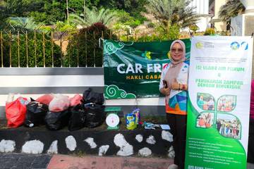 HAKLI Bangka Buka Stand Penukaran Sampah dengan Souvenir