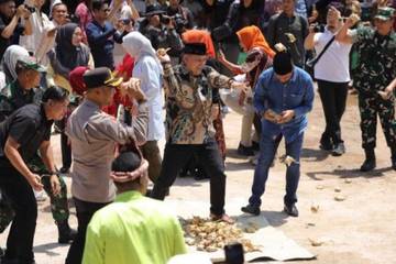 Perang Ketupat Tempilang, Tradisi Tolak Bala dan Silaturahmi