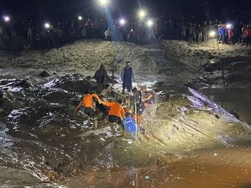 Basarnas Babel Evakuasi Korban Diterkam Buaya di Belitung