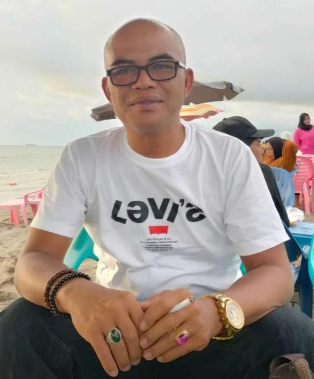 Trotoar Depan Mesjid Raya Berubah Fungsi