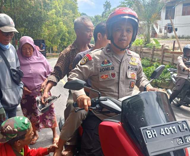 Viral Warga Pingsan di Jalan, Polisi Cek TKP