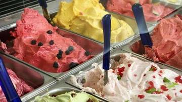 Efek Samping Terlalu Banyak Makan Es Krim 