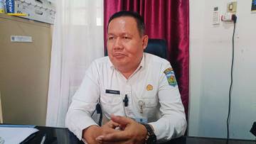 Puluhan Pedagang Berjualan di Pasar Mambo