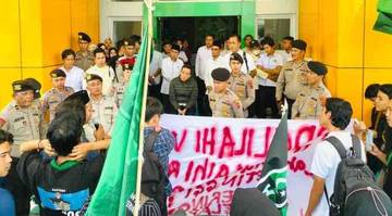 Rektor IAIN Kerinci Tanggapi Demo Pemotongan KIP 