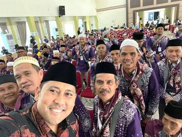 Bupati M.Syukur Sambangi CJH di Asrama Haji