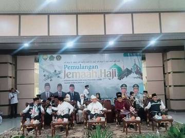 Kepala Kemenag Sungai Penuh,Hadiri  Pemulangan Jemaah Haji
