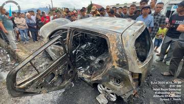 Mobil Agya Terbakar di Depan BRI Semurup Kerinci