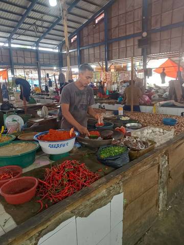 Harga Cabe di Pasar Tanjung Bajure Naik Dratis