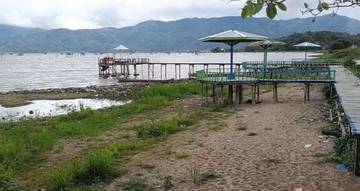 Pantai Pasir Panjang di Kerinci Kini Terbengkalai