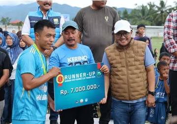 Wako Alfin Saksikan Final Dandim Cup, Stadion Bergemuruh