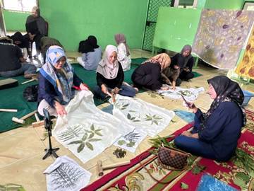 Forpulih dan KPHP Kerinci Ajak Warga Belajar Ecoprint