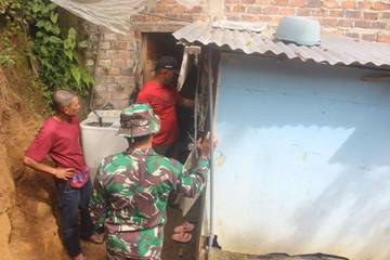 Satgas TMMD Tinjau Pembuatan MCK Warga Sungai Jernih