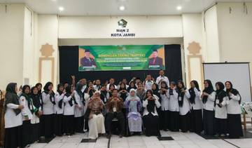 Guru MTsN 1 Sungai Penuh Ikuti Bimtek MGMP 
