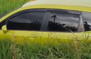 Kecelakaan Tunggal, Honda Jazz Terjun Ke Persawahan Warga
