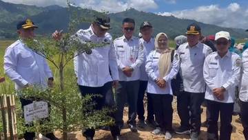 Gerakan Tanam Pohon Warnai HUT Jambi ke-69