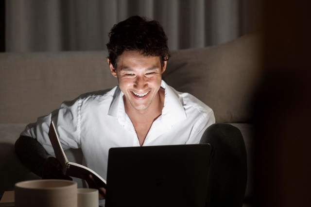 Cek Fakta: Begadang Sebabkan Pecah Pembuluh Darah