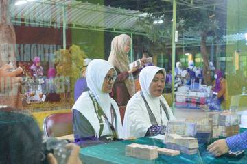 Zahra, Siswi Berprestasi Jemaah Termuda Kloter 14 Asal Gresik
