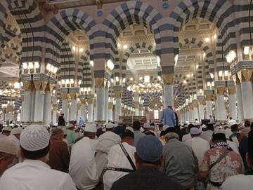 Jemaah Haji Sumenep Maksimalkan Ibadah di Madinah