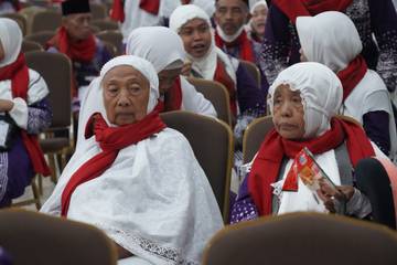 Embarkasi Surabaya Berangkatkan 18.975 Jemaah Gelombang Pertama 