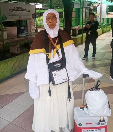 Rugaya Goran, Guru Ngaji Adonara Tunaikan Ibadah Haji