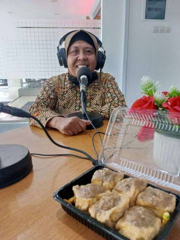 Jual Tahu Bakso, Ojol Perempuan Ini Menginspirasi