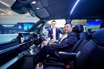 STEP WGN e:HEV Perdana Hadir di GIIAS Surabaya