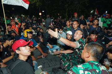 Empati Seorang Panglima di Tengah Kobaran Api