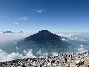 Pesona Gunung Sumbing dari Jalur Pendakian Kledung Sindoro