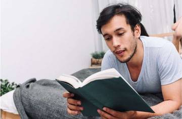 Membaca Ulang Buku Lama, Tetapi Rasanya Berbeda?