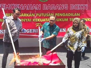 ​Kejari Kabupaten Mojokerto Musnahkan Barang Bukti 114 Perkara